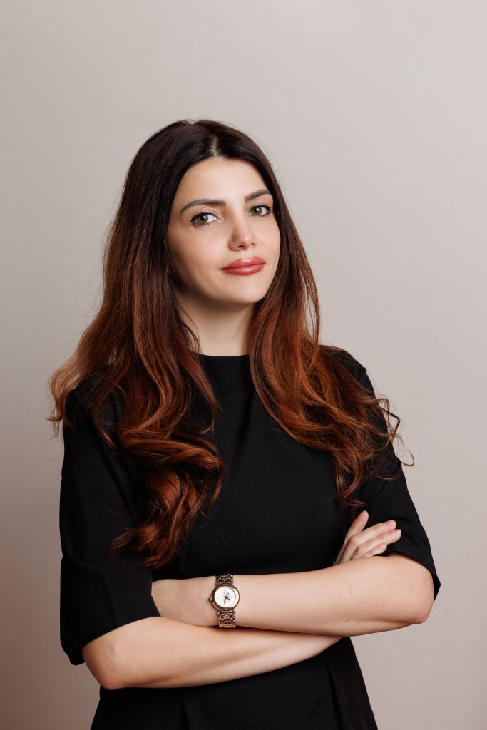Dr. (proces) Eva Ceka